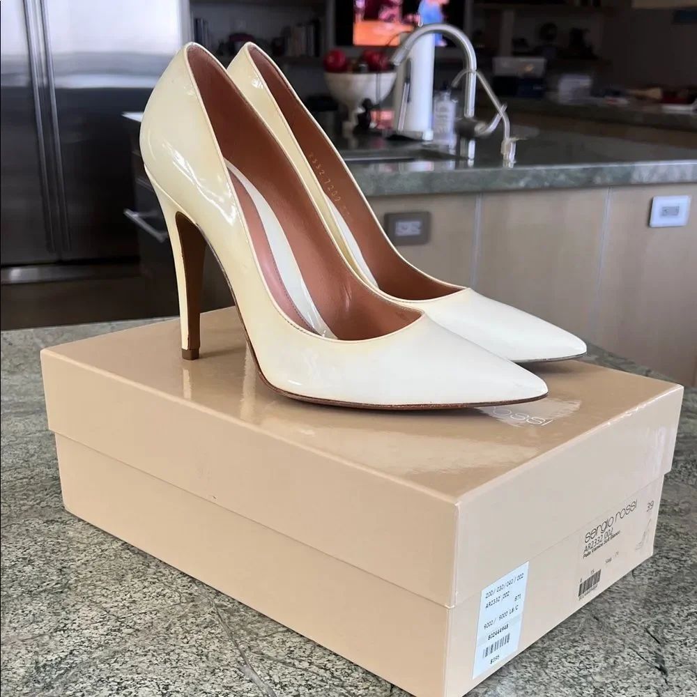 Sergio Rossi Cream Heels